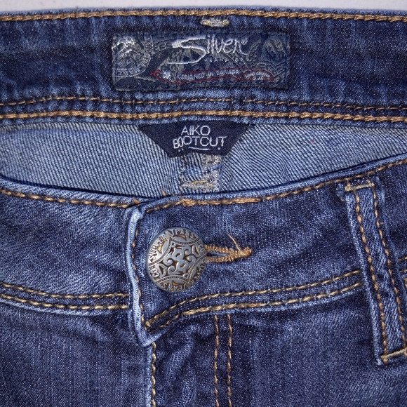 Silver Jeans "Aiko Bootcut" Size 31/31. - Picture 3 of 8